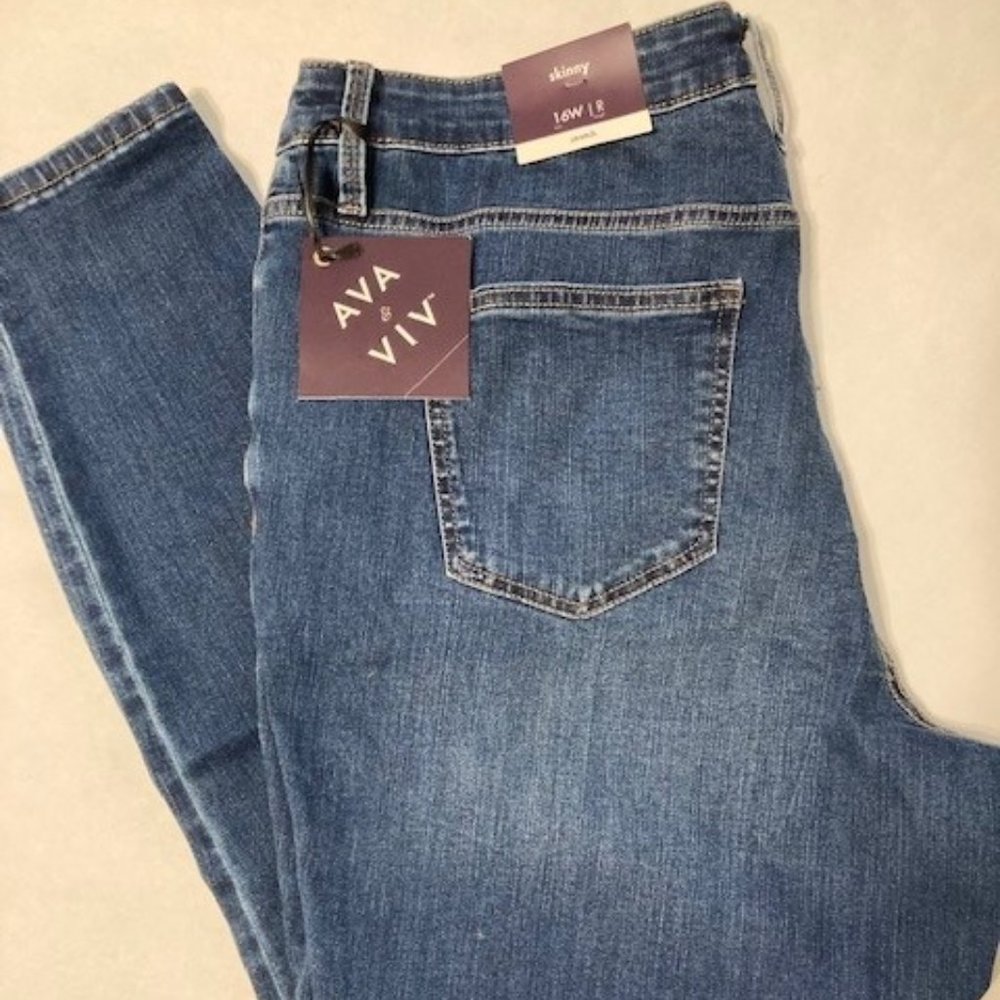 Ava & Viv Skinny Jeans – 16W Medium Wash NWT